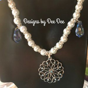 5/$20🔥Pearl & Rhinestone Pendant Necklace🔥Bundle special price